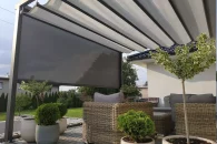 Refleksol-Sichtschutz-mit-transparentem-Stoff-für-Pergola-dragon