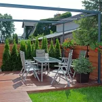 Die Pergola-Terrasse Supro One Quer wird besonders für Terrassen und Gastronomiegärten empfohlen. Die manuell betriebene