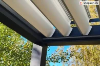 System-von-Aluminiumlamellen-in-einer-Pergola-Bioline